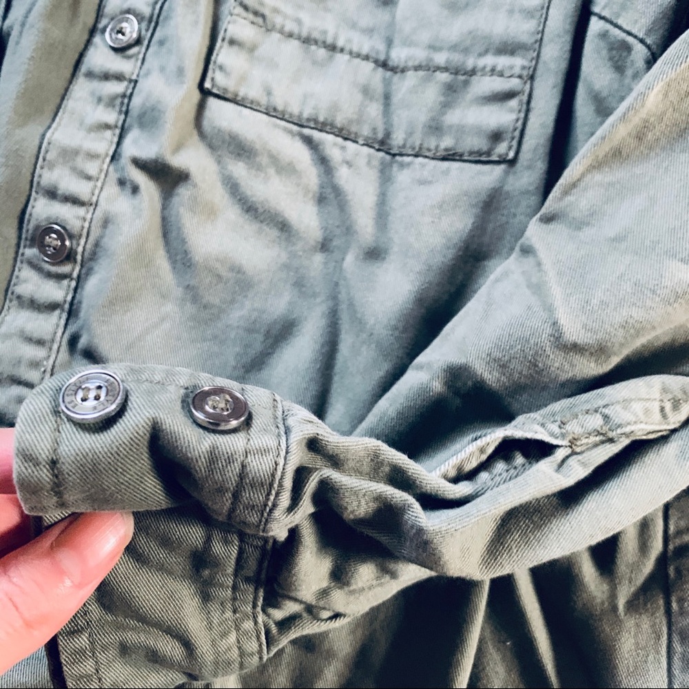 Green button down jacket / shirt - Picture 3 of 7